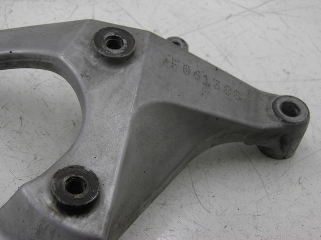 photo de UITLAATSTEUN HONDA SH 125 (2003 - 2004) - Detail van het onderdeel