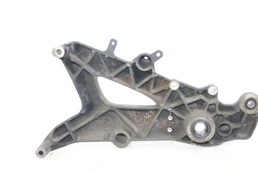 photo de UITLAATSTEUNING KYMCO DINK STREET ABS 125 (2011 - 2018) - Detail van het onderdeel