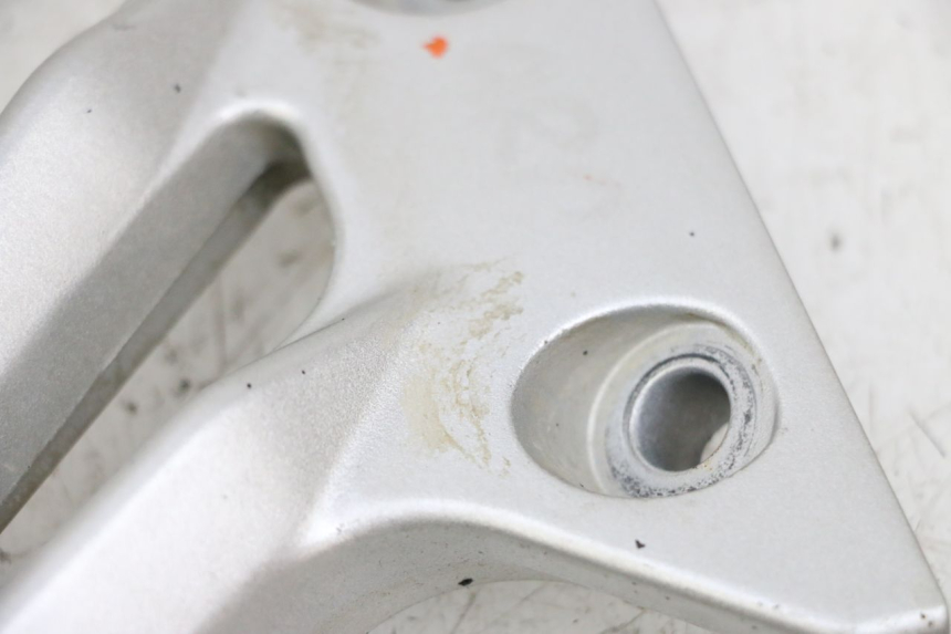 photo de UITLAATSTEUN YAMAHA FJR ABS 1300 (2006 - 2012) - Bevestigingspunten