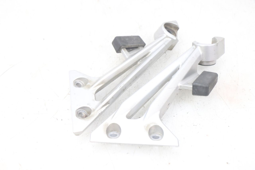 photo de UITLAATSTEUN YAMAHA FJR ABS 1300 (2006 - 2012) - Bevestigingspunten