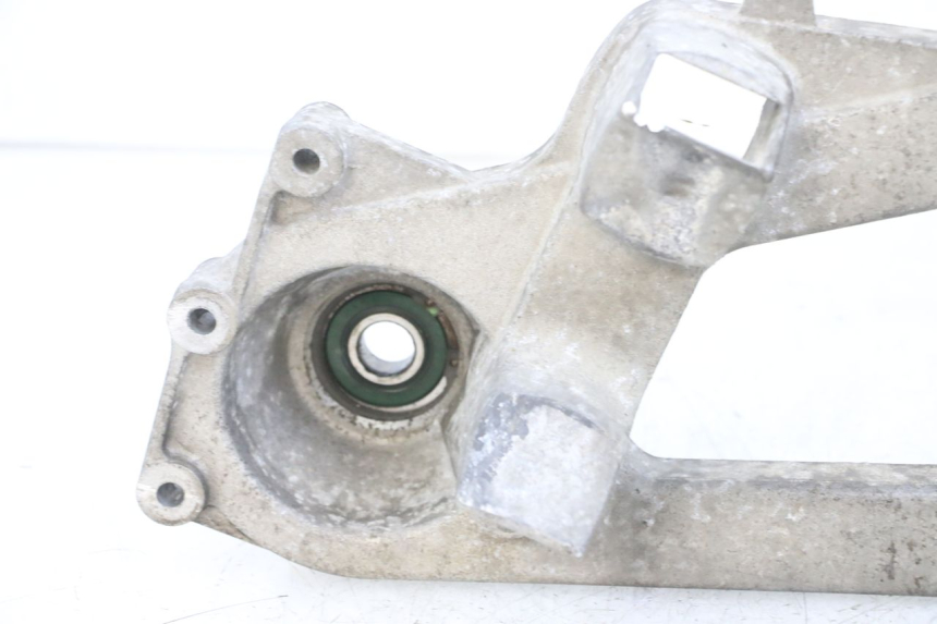 photo de UITLAATSTEUN PIAGGIO MP3 LT 400 (2007 - 2012) - Bevestigingspunten