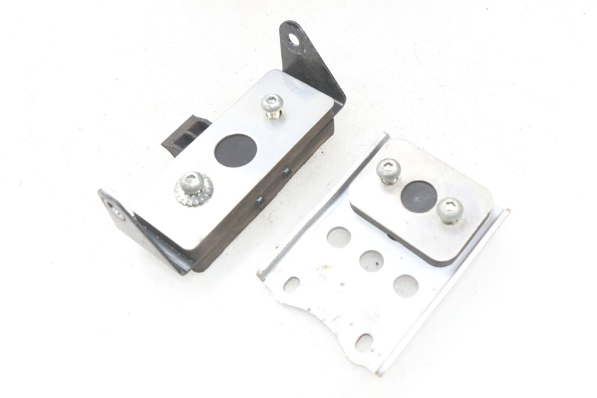 photo de TANKSTEUN YAMAHA FJR ABS 1300 (2006 - 2012) - Detail van het onderdeel