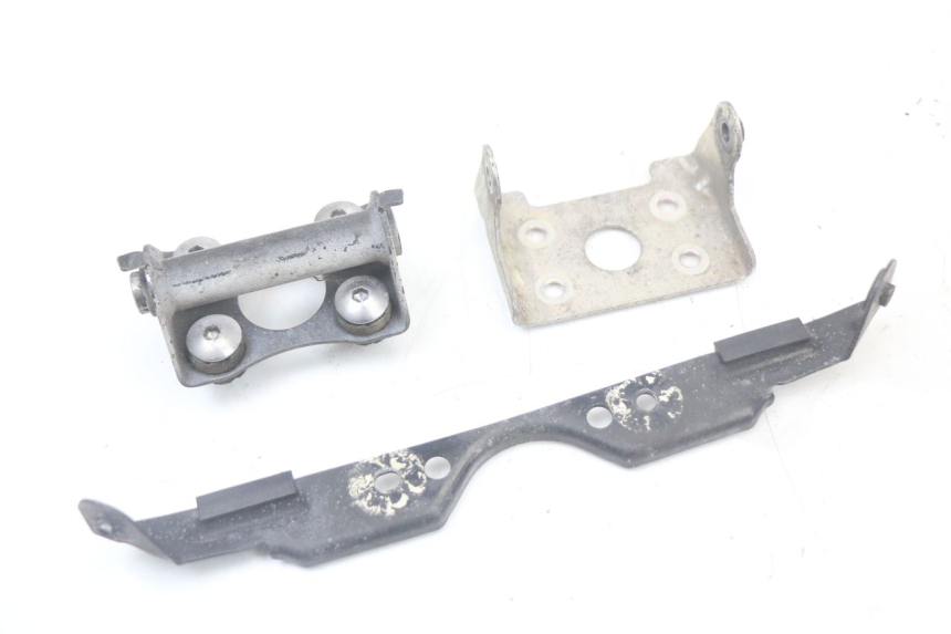 photo de TANKSTEUN SUZUKI GSR 750 (2011 - 2017) - Hoofdaanzicht