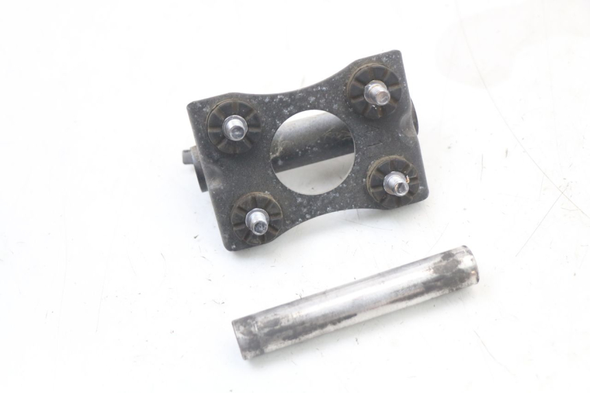 photo de TANKSTEUN SUZUKI GSR 750 (2011 - 2017) - Bevestigingspunten