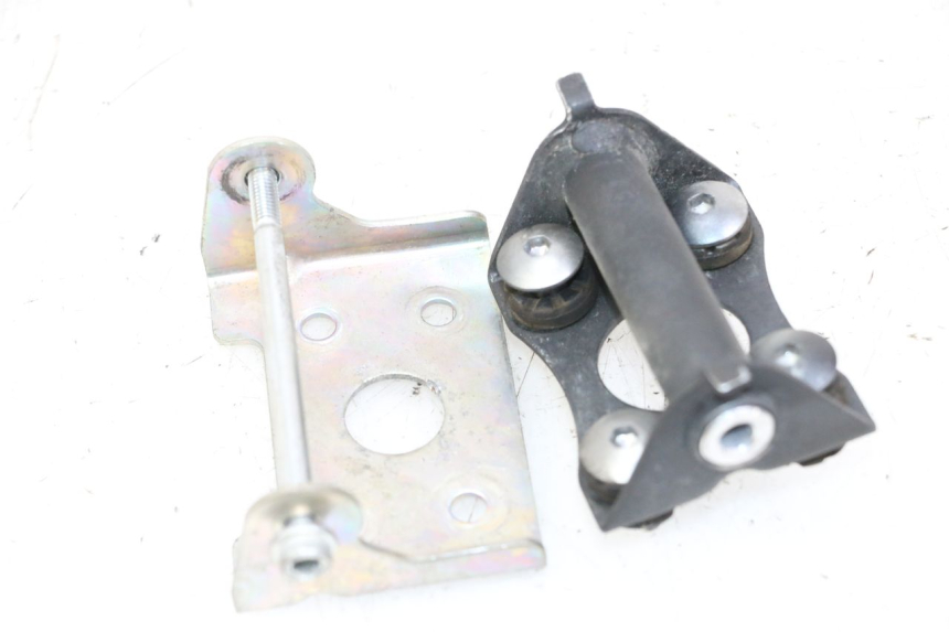 photo de TANKSTEUN SUZUKI GSR 750 (2011 - 2017) - Zoom op gebruiksstaat