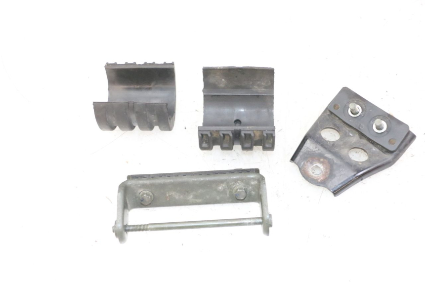 photo de TANKSTEUN YAMAHA FZS FAZER 600 (2001 - 2003) - Detail van het onderdeel