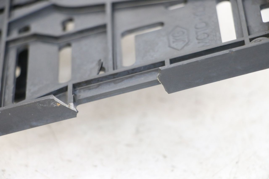 photo de PLAATHOUDER YAMAHA BW'S BWS 125 (2010 - 2013) - Technische close-up