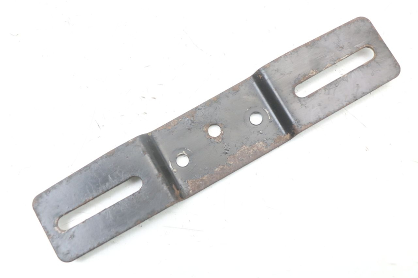 photo de PLAATHOUDER SUZUKI GSX E 250 (1982 - 1983) - Detail van het onderdeel