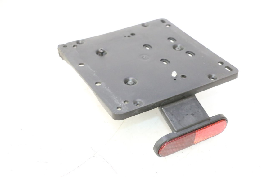 photo de NUMMERPLAATHOUDER PIAGGIO MP3 HPE 530 (2022 - 2026) - Technische close-up