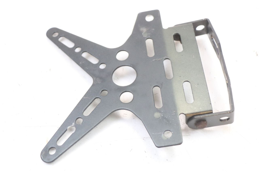 photo de PLAATHOUDER SUZUKI SV S 650 (1999 - 2002) - Detail van het onderdeel