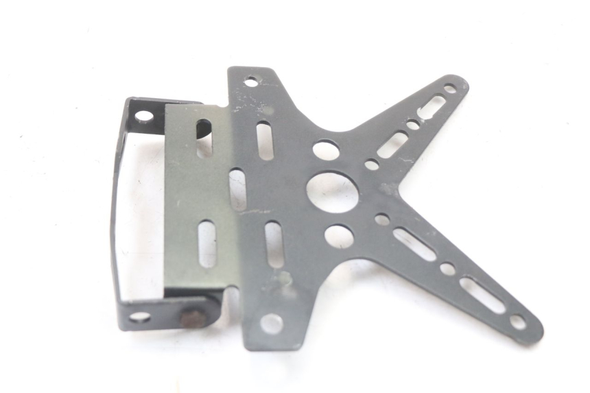 photo de PLAATHOUDER SUZUKI SV S 650 (1999 - 2002) - Zoom op gebruiksstaat