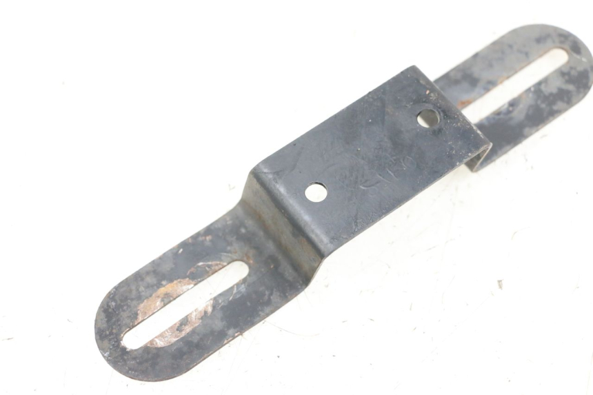 photo de PLAATHOUDER SUZUKI VL INTRUDER 125 (2004 - 2007) - Detail van het onderdeel