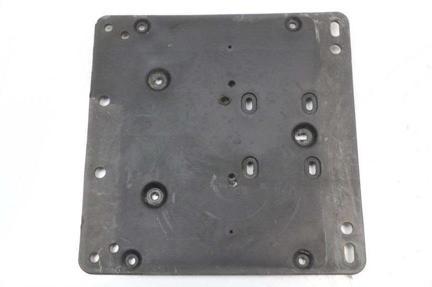 photo de PLAATHOUDER PIAGGIO XEVO - X EVO 125 (2007 - 2017) - Hoofdaanzicht