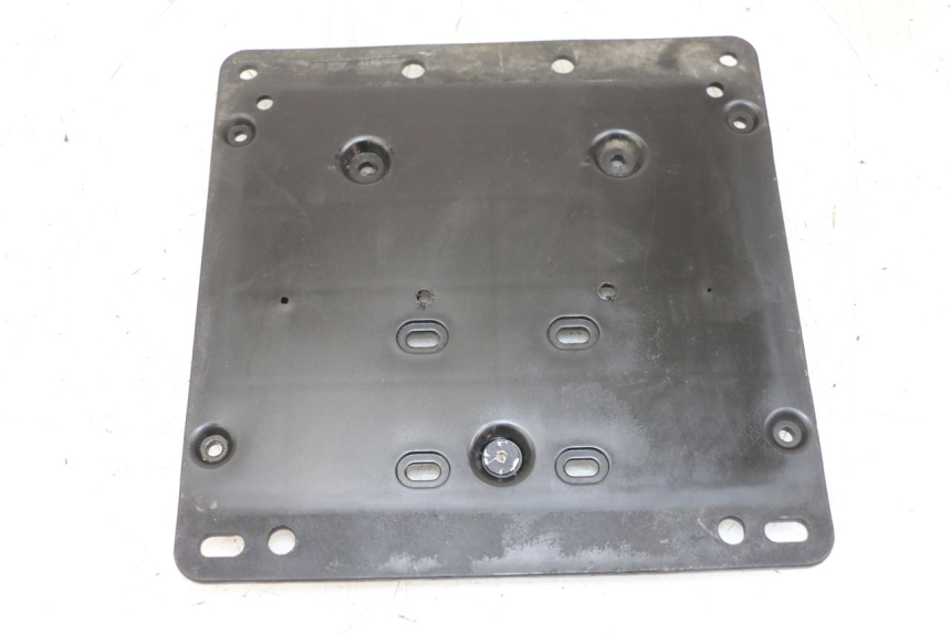 photo de PLAATHOUDER PIAGGIO XEVO - X EVO 125 (2007 - 2017) - Hoofdaanzicht