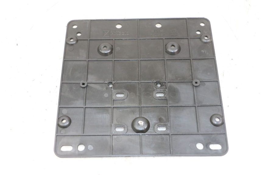 photo de PLAATHOUDER PIAGGIO XEVO - X EVO 125 (2007 - 2017) - Detail van het onderdeel