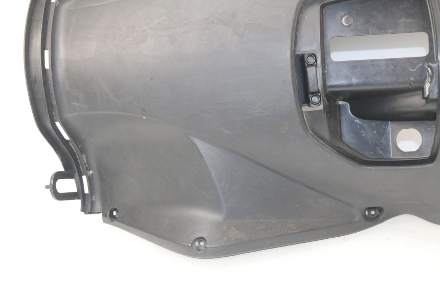 photo de BINNENSCHERM KYMCO AGILITY CITY 2T 50 (2008 - 2016) - Bevestigingspunten