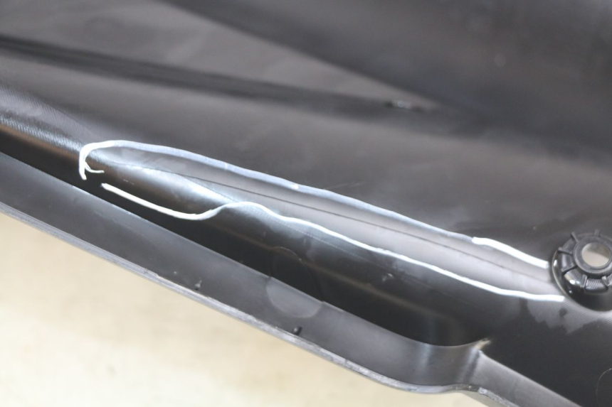 photo de BINNENSCHERM PEUGEOT CITYSTAR 2T 50 (2018 - 2021) - Bevestigingspunten