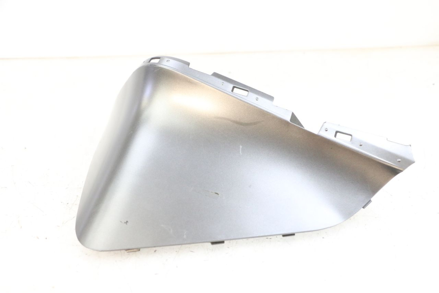 photo de RECHTER BINNENSCHERM YAMAHA TRICITY 300 (2020 - 2024) - Detail van het onderdeel