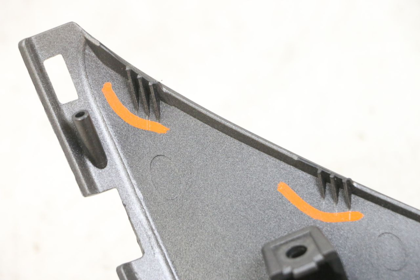 photo de RECHTER BINNENSCHERM YAMAHA TRICITY 300 (2020 - 2024) - Technische close-up