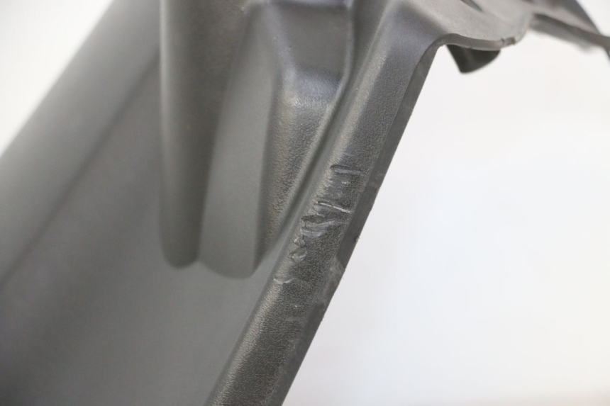 photo de BINNENSCHERM PEUGEOT KISBEE 2T 50 (2010 - 2017) - Bevestigingspunten