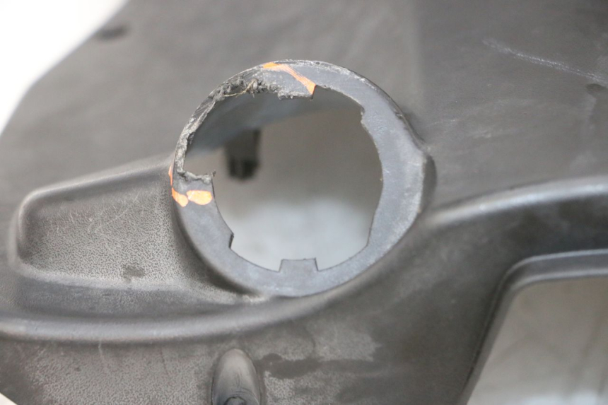 photo de BINNENSCHERM PEUGEOT KISBEE 4T 50 (2010 - 2017) - Bevestigingspunten