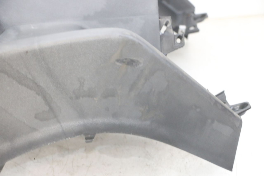 photo de BINNENSCHERM PIAGGIO MP3 RL 250 (2006 - 2010) - Bevestigingspunten