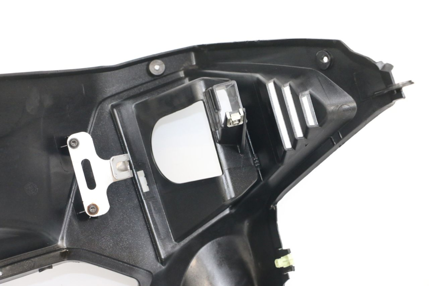 photo de BINNENSCHERM PEUGEOT SATELIS 125 (2010 - 2012) - Zoom op componenten