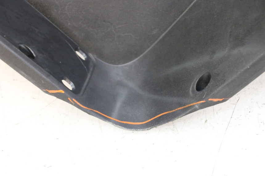 photo de BINNENSCHERM PEUGEOT SATELIS 125 (2006 - 2009) - Zoom op componenten