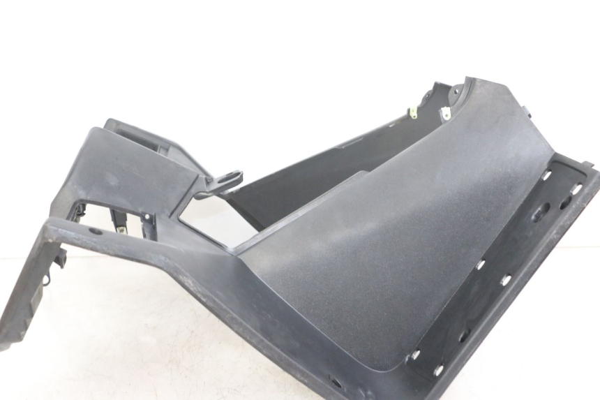 photo de BINNENSCHERM PEUGEOT SATELIS 125 (2006 - 2009) - Bevestigingspunten