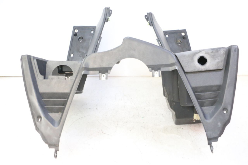 photo de BINNENSCHERM PEUGEOT SATELIS 125 (2013 - 2018) - Zoom op componenten