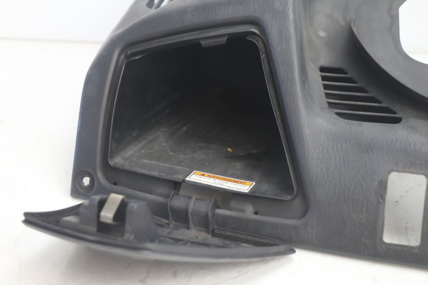 photo de BOVENSTE BINNENKAP SUZUKI BURGMAN EXECUTIVE ABS 650 (2006 - 2012) - Bevestigingspunten