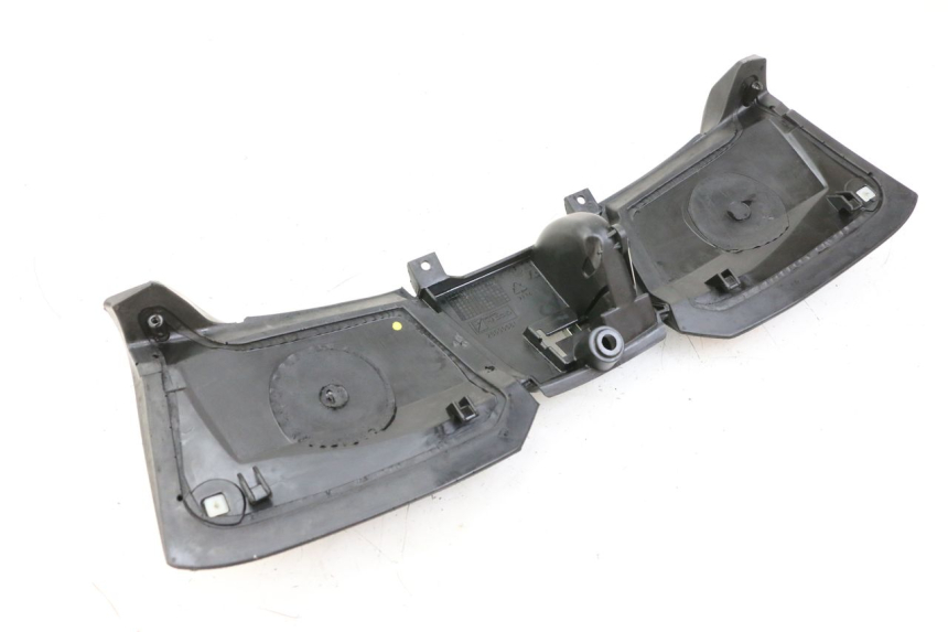 photo de BOVENSTE BINNENSCHERM PIAGGIO MP3 500 (2014 - 2017) - Detail van het onderdeel