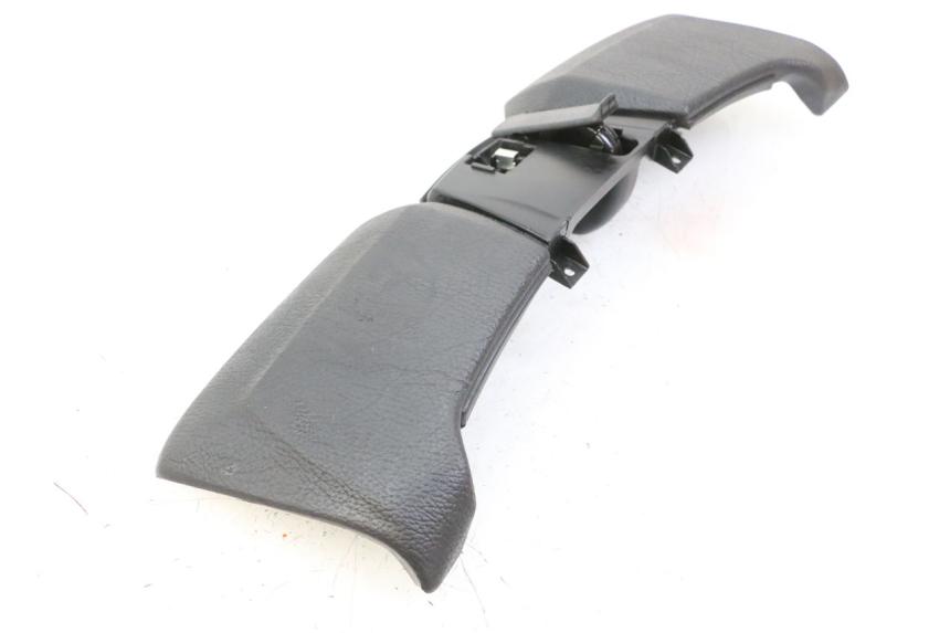 photo de BOVENSTE BINNENSCHERM PIAGGIO MP3 500 (2014 - 2017) - Bevestigingspunten