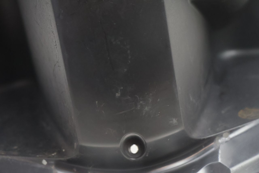 photo de BOVENSTE BINNENKAP JM MOTORS SANTANA EVO 50 (2024 - 2026) - Detail van het onderdeel
