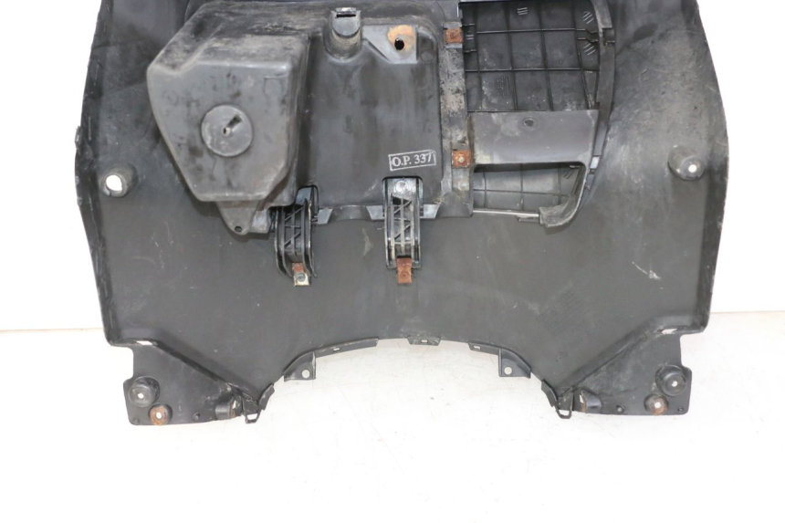 photo de BINNENSCHERM YAMAHA X-MAX XMAX 250 (2006 - 2009) - Bevestigingspunten