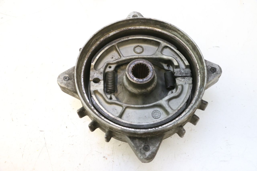 photo de ACHTERREM TROMMEL HONDA SCV LEAD 100 (2003 - 2007) - Detail van het onderdeel