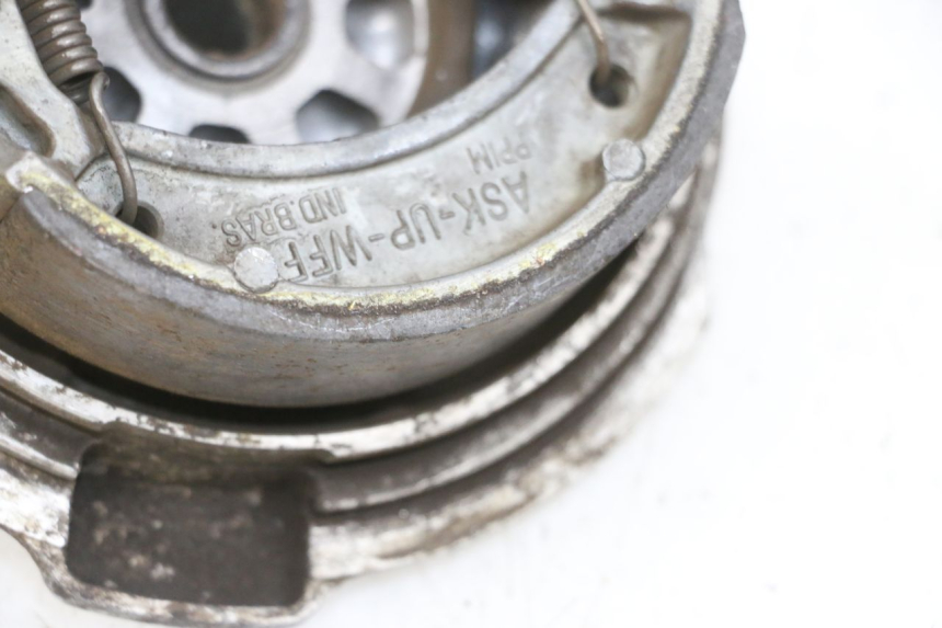 photo de ACHTERREM TROMMEL YAMAHA TTR 125 (2000 - 2020) - Bevestigingspunten