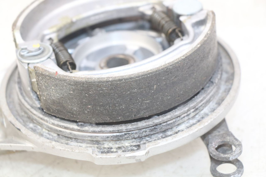 photo de ACHTERREM TROMMEL DAELIM VL DAYSTAR 125 (2000 - 2011) - Detail van het onderdeel