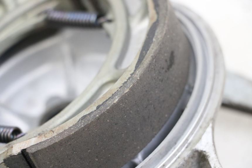 photo de ACHTERREM TROMMEL SUZUKI VL INTRUDER 125 (2004 - 2007) - Zoom op gebruiksstaat