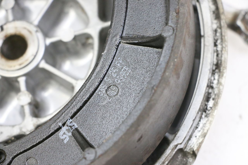 photo de ACHTERREM TROMMEL YAMAHA XV VIRAGO 535 (1988 - 2004) - Detail van het onderdeel