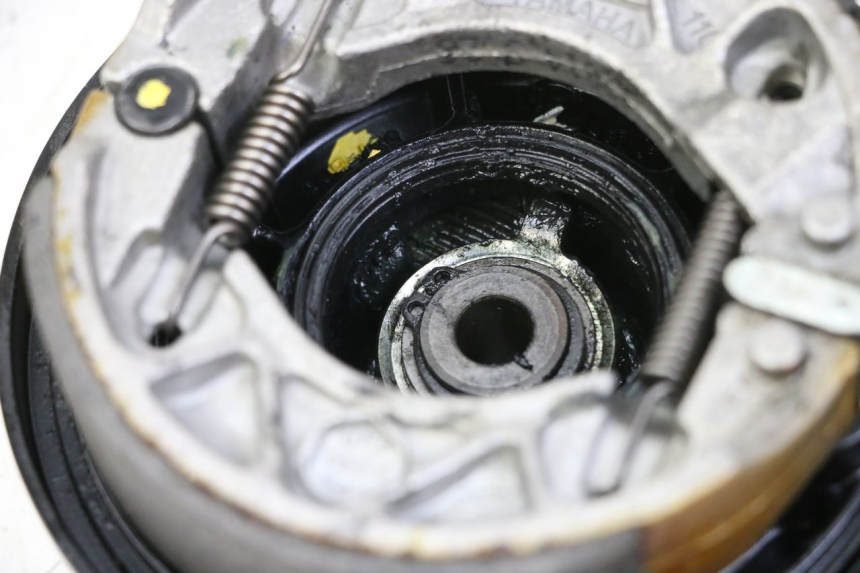 photo de VOORREMTROMMEL MBK OVETTO ONE 2T 50 (2013 - 2017) - Bevestigingspunten