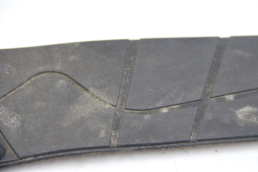 photo de VOETSTEUNMATTEN APRILIA ATLANTIC 500 (2002 - 2003) - Focus op structuur