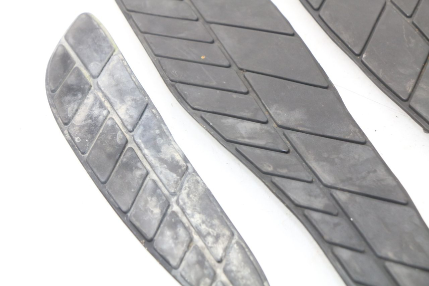 photo de VOETSTEPPENMATTEN ERIDER CARGO 1 (2009 - 2018) - Bevestigingspunten