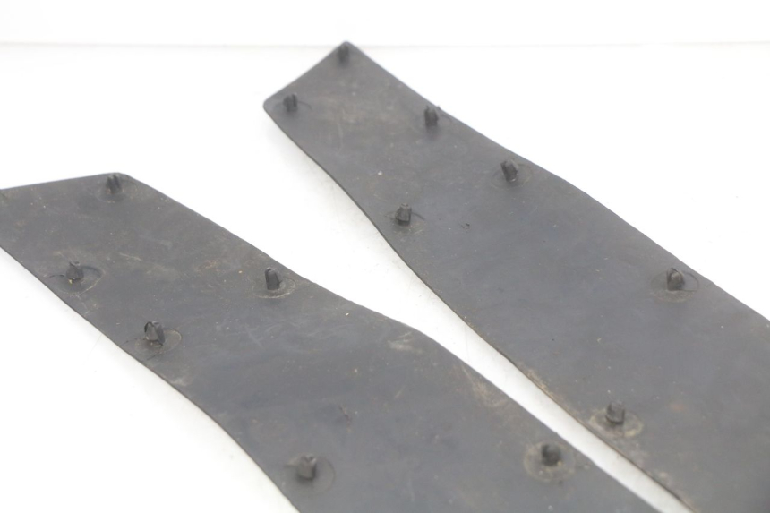 photo de VOETSTEUNMATTEN HONDA FES PANTHEON 2T 125 (1998 - 2002) - Detail van het onderdeel