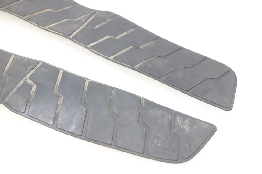 photo de VOETSTEUNMATTEN HONDA FES PANTHEON 2T 125 (1998 - 2002) - Staat van het oppervlak