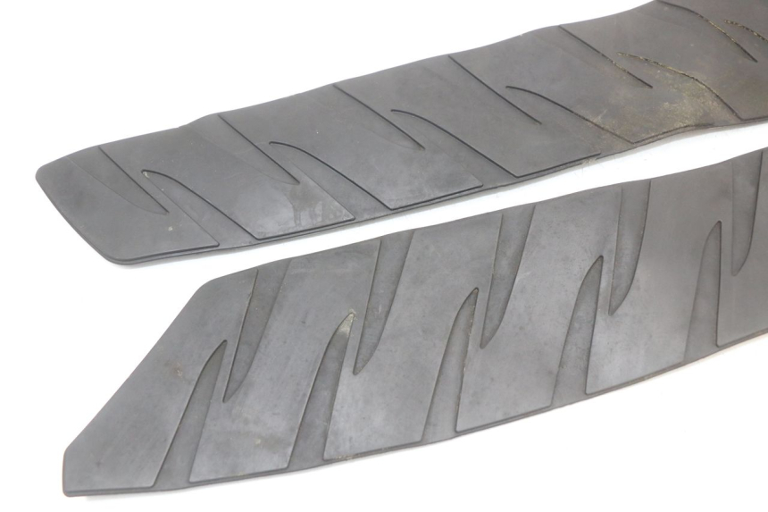 photo de VOETSTEPPENMATTEN HONDA FJS SILVER WING SILVERWING 400 (2005 - 2008) - Zoom op gebruiksstaat