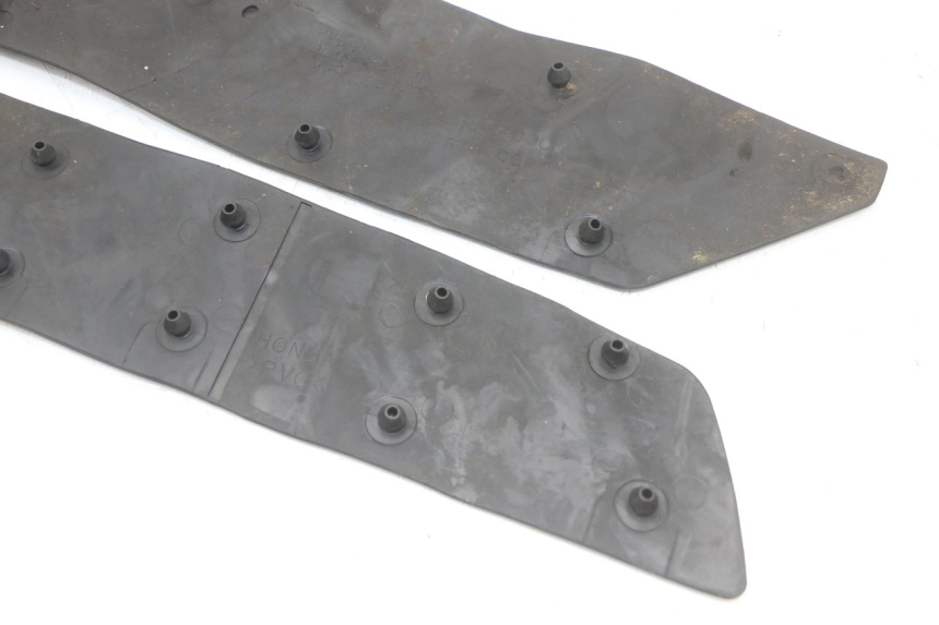 photo de VOETSTEPPENMATTEN HONDA FJS SILVER WING SILVERWING 400 (2005 - 2008) - Bevestigingspunten