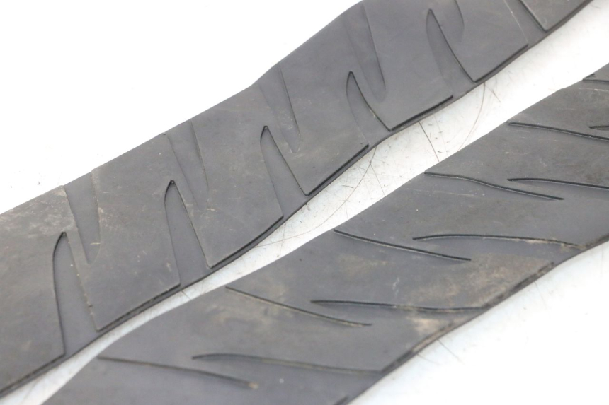 photo de VOETSTEPPENMATTEN HONDA FJS SILVER WING SILVERWING 400 (2005 - 2008) - Bevestigingspunten
