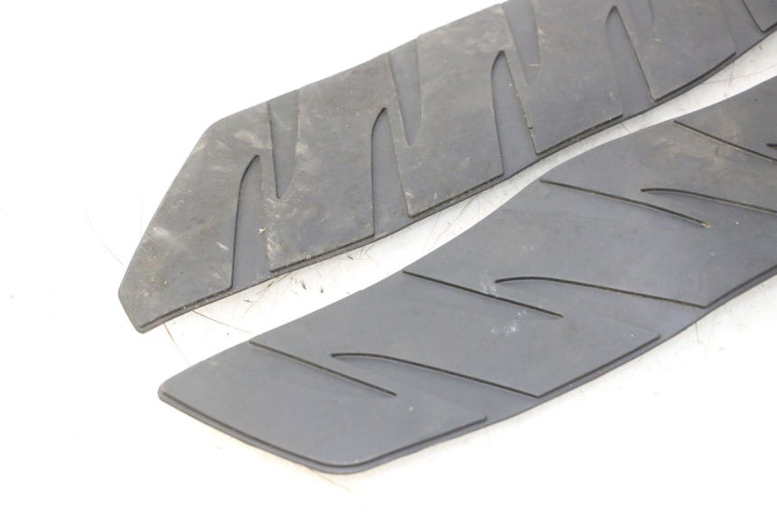 photo de VOETSTEPPENMATTEN HONDA FJS SILVER WING SILVERWING 400 (2005 - 2008) - Staat van het oppervlak