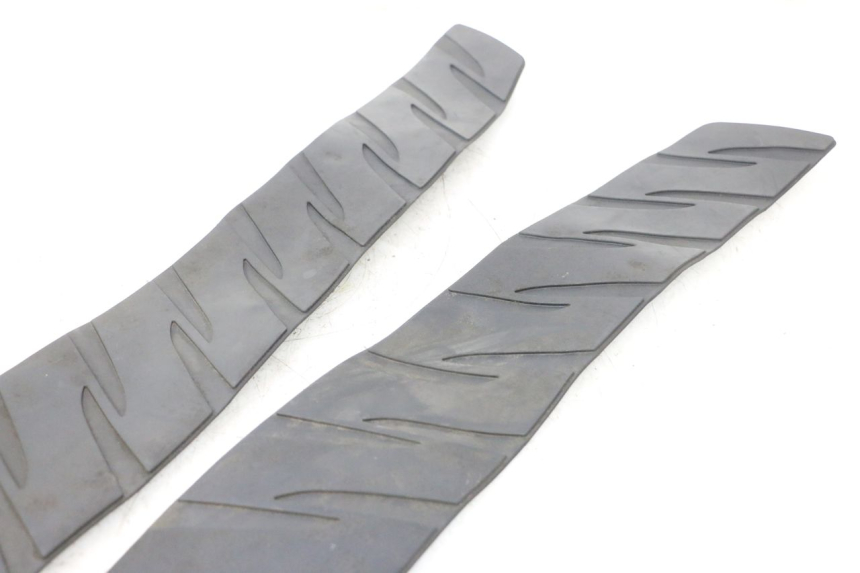 photo de VOETSTEPPENMATTEN HONDA FJS SILVER WING SILVERWING 400 (2005 - 2008) - Andere kijkhoek